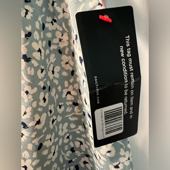 DAILYLOOK Mittoshop Floral Blouse Size Small NWT - Picture 2 of 4